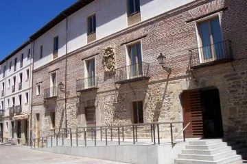 León
