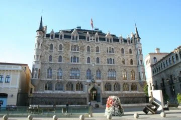 León